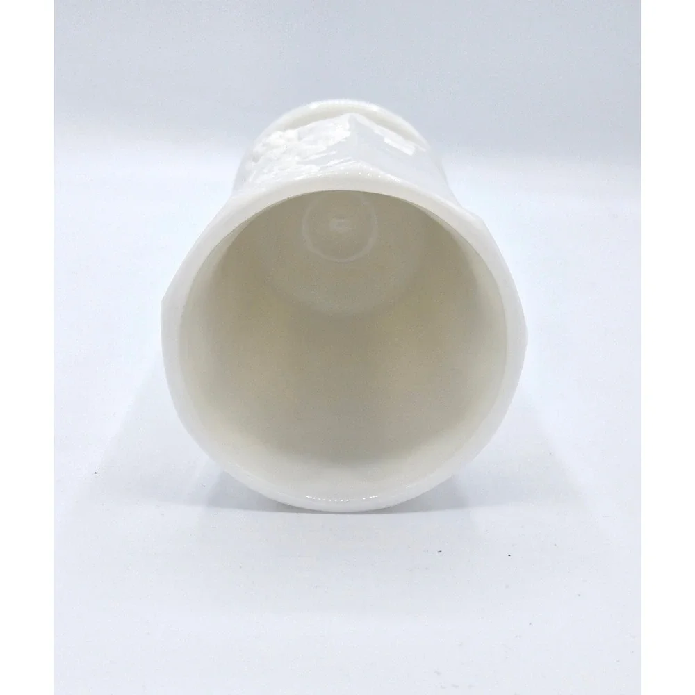 Westmoreland‎ Milk Glass Vase with Grape and Vine Pattern